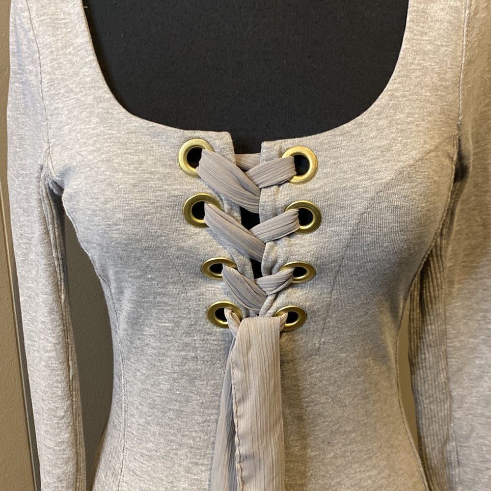 Free People Women’s Extra Small Gray Tie Up Neck Looking Back Long Sleeve Top - Picture 3 of 8